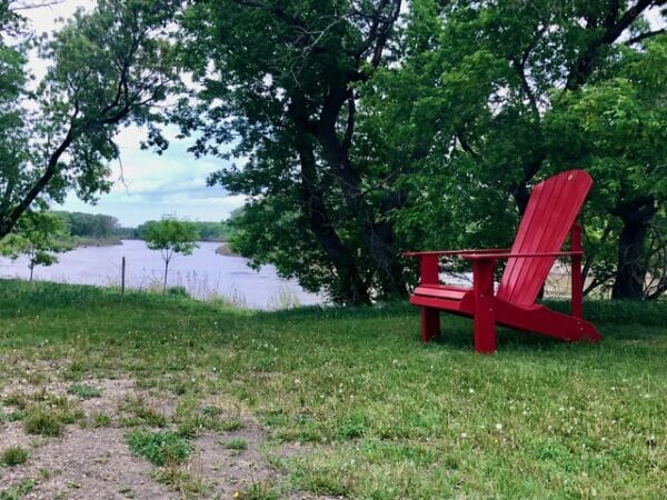 Chaise rouge Saint Jean Baptiste 1 (1)
