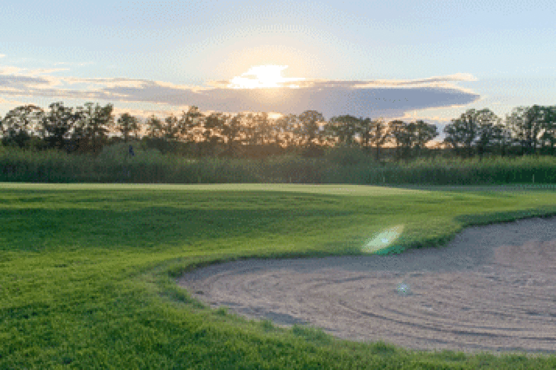 Manitobas Best 9 Hole Golf Course